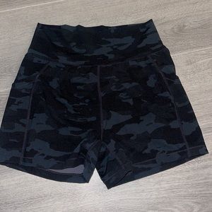Alphalete Surface Pocket Camo Shorts